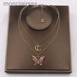 Designer di lusso Lettere a doppia lettera Collane a ciondolo 18k Gold Plodato Placte Crisatl Pearl Rhinestone Collana per maglione per donne per la festa di nozze Jewerlry A UT5b