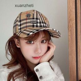 hat B hat cap baseball lattice cap casual Designer hat cool summer snap baseball football trendsetter sports hat Hats sun Burbrys snapbacks hat girl C7OK