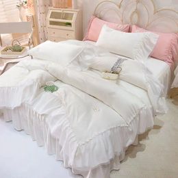 Bedding Sets Summer Fashion Comfortable Bed Four-piece Princess Style Quilt Cover 1.5M Skirt Boutique