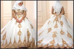 2020 New Gold Lace Applique Ball Gown Long Sleeve Muslim Wedding Dresses Beaded Bridal Gowns Vintage Wedding Gowns South Africa Ni2996412
