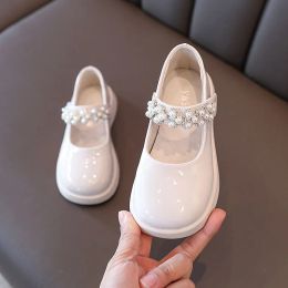 Sneakers 2022 Spring New Girls Leather Shoes Kids Fashion Cute Pearls Rhinestone Princess Shoes Children's Anti Slip Flat Shoes G590