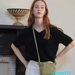 Luxury Leather Bag BottegvVenet Loop Bag Crossbody Camera Bag Paired with Classic Woven Elements Lazy Style Small Bag Light Luxury High Appea have logo HB16IQ