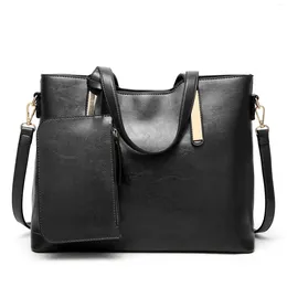 Shoulder Bags 2024 Cross-Border Female Bag European And American Trend Fashion Oil Wax Leather Portable Picture Messenger