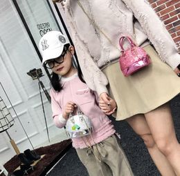 Children Mini Shoulder handbag Girls Shinning Glitter Purse for Toddler Kids Shell Sequin Bags with Chain Cute Handbags 8 color wh9203482