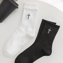 Women Socks 2 Pairs Black White Cross Mid Length Classic Patterns Men Sports Fashion Sweat-absorbing Comfortable Women's