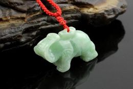 Natürlicher weißer Jade -Anhänger mit Handgeschnitzel Elefanten verheißungsvoll Talisman Anhänger Halskette4753857