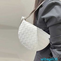 Sunrise Shoulder Bags Half Moon Zipped Bag BottegvVenet Leather Handbag b Family Woven Genuine Leather Womens Bag Handheld Fashion Versatil have logo HBXP43