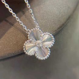 High Version Original 1to1 Brand Necklace Sterling Silver 925 Four Leaf Grass Laser Necklace with Diamond Flower Pendant and Designer High Quality Choker Necklace