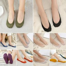 5PairsLot Women Invisible Socks Summer Fashion Ice Silk Seamless Breathable Cool Sock Ladies Silicone Antiskid Ankle Boat 240408