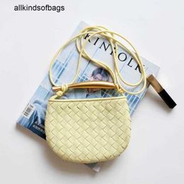 Bottegvenetas Sardine Bag Small Crowd Mini Real Cowhide Woven Metal Handlebar Half Moon Single Shoulder Cross Body Handbag 7XHP