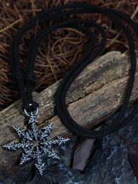 Pendant Necklaces 1 Men's Fashionable And Minimalist Snowflake Charm Necklace For Daily Wear Travel Accessories