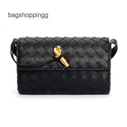 Square Mini Hardware Andiamo High Purse Buckle Bottegs Venets Leather Bag Lock Lady Small Bags 2024 Grade New Shoulder Woven Womens Underarm UK9Y