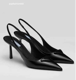 Dress Shoes Luxury Brands 2024 Designer Sandal High Heels Low Heel Black Brushed Leather Slingback Pumps Black White Patent Leathers 35-40 Fashion Shoes 457457