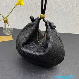 Totes Bags BottegvVenet Turn Pouch Handbags 2024 Summer New Fashion Versatile Shell Bag Genuine Woven Bag Turn Golden Ball One Shoulder Under have logo HBMK22