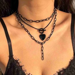 Pendant Necklaces Salircon Gothic Black Painted Metal Chain Short Collarbone Necklace Fashion Heart Pendant Multi-layer Choker Punk Party Jewelry240408