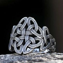 Cluster Rings 2023 New Fashion Retro Celtic Knot Totem Ring Nordic Myth Viking Warrior Mens Ring Leading Fashion Jewelry Gifts240408