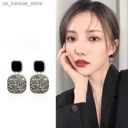 Charm 2023 New Unique Mosaic Zircon Black Oil Drip Simple Earrings Women Personality Fashion Earrings Wedding Jewellery Birthday Gifts240408IZCF