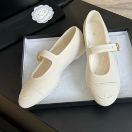 Ballet Flats Designer Designer Designer Classic Scarpe Round Toes Shoes Mary Jane Mule Slip su moca