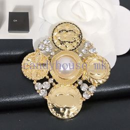 With Box Crystal Brooches Designer Pins Brand Letter Brooch High Quality Pearl Pin Jewelry Suit Pin Top Sell Womens Dress Marry Cloth Wedding Party Gifts