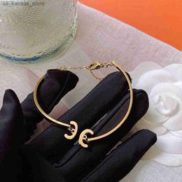 Charm Bracelets Wome Bracelets 18K Gold Bangle Brand Designer New Jewelry Crystal Classic Design Stainless steel Lovers Gift Bangles Mens Bracele Y240416P64HCRK9