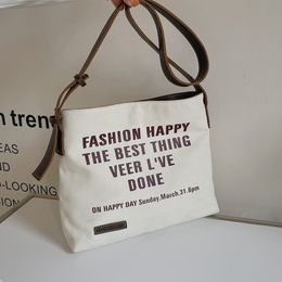 Dukväska stor kapacitet ny mode sommar konstnärlig en-axel crossbody väska textur pendlare tote