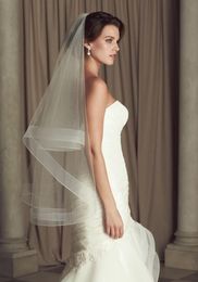 Simple Elegant Cheap Ivory White Tulle Wedding Bridal Veils One Layer with Comb Elbow Length 2019 Ship Cheap Veils for Weddin7483983