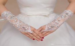 Luxury Short Lace Bride Bridal Gloves Wedding Gloves Crystals Wedding Accessories Lace Gloves for Brides Fingerless Below Elbow Le6947251