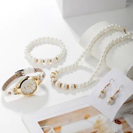 Wristwatches The Latest Style Of Women's Light Luxury Fashion Versatile Belt Quartz Watch Pearl Three Piece Jewellery Set