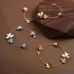 Seiko Edition Original 1to1 Brand Logo Womens Bracelets Celebrity Clover Five Flower Bracelet Female Copper Plated 18k Sterling Silver Dainty Charm Bracelets