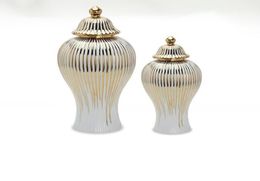 Vases Gold plated Stripe Ceramic Storage Jar with Lid Golden General Tank Jewellery Jars Cosmetic Containers Desktop Porcelain Ornam6937613