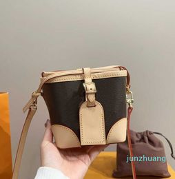 2024 Designer Mini Bucket Bag Luxury Leather Handle bags Women Handbag Bucket Drawstring Closure Removable Strap Shoulder bag