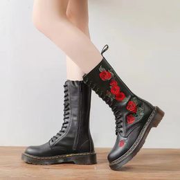 Дизайнерские ботинки DR Womens Mens Martenes Boot Angle Mini Platform Doc Booties Желтые низкие кожаные зимние снежные пинетки OG 1460 Гладкие Оксфордские дно теплые туфли