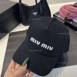 mui mui Ball Caps Hat Women&#039;s Autumn and Winter Lamb Wool Baseball Cap Korean Version Casual Plush Thick Warm Letter Trendy Fashion 315