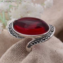 Cluster Rings Vintage Personalized Exaggeration Garnet Thai Silver Womens Finger Ring Hot selling Womens Gifts with No Fading240408