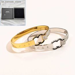 Charm Bracelets Women Luxury Gold Plated Bangle High Quality Boutique Bracelet Designs for Women Romantic Love Gifts Bangle Boutique Stainless St Y240416PJF2TPGB