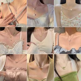Spice Girl Temperament Pendant Jewellery Niche Ins Style Collarbone Chain Bow Flower Light Luxury Colour Preserving Necklace Female