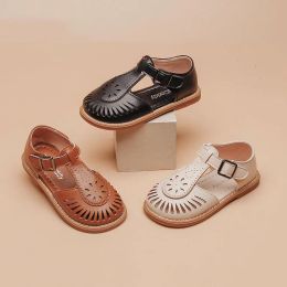 Sneakers New Kids Sandals Girls Breathable Cutouts Kid Beach Shoes for Girl Sandals Black Brown White Flat Heel Children Footwear F03243