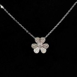 High version Original 1to1 Brand Necklace Clover Pure Silver Necklace Womens Celebrity Fashion Style Plated Pure Designer High Quality Choker Necklace