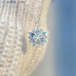 Pendant Necklaces Fashion Blue Snowflake Flower Pendant Choker Necklace for Womens Zircon New Year Gift Party Festival Clavicle Chain Jewelry240408