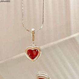 Saina Liebeskragenkette Minimalist S925 Sterling Silver Heart Colored Zircon Halskette für Frauen {Kategorie}