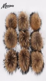 Really Natural Fur Pom Animal Raccoon Hair Ball 15cm Large Pompom With Buckle Brooch Pin Beanies Knitted Hats Caps Accessories1542158