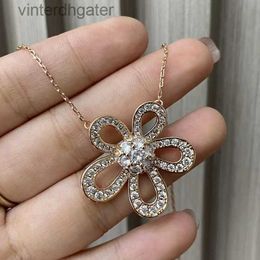 High Version Original 1to1 Brand Necklace Vancefe Diamond Five Flower Zircon Sunflower Necklace Earrings Ring Set for Womens Designer High Quality Choker Necklace