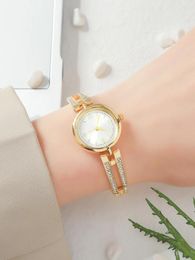 Wristwatches Simple And Fashionable Gold Women's Quartz Watch With Rhinestones