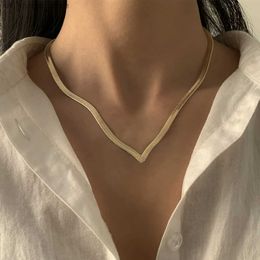 Pendant Necklaces Lacteo Simple Minimalist Gold Color Snake Chain Choker Necklace Harajuku Hip Hop Single Layer Love Chain Charm Necklace Gifts240408