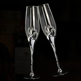 2Pcs Wedding Champagne Glass Set Toasting Flute Glasses with Rhinestone Crystal Rimmed Hearts Decor Drink Goblet Cup 240408