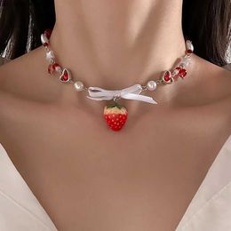 Pendant Necklaces Salircon Korean Cute Red Strawberry Pendant Necklace Gothic Y2K Heart Shaped Imitation Pearl Chain Necklace Trend Jewelry24045MP2