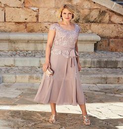 Gorgeous Dusty Rose Pink Mother Of The Bride Dresses Short Sleeves Jewel TeaLength Plus Size Groom Suits Gowns Weddings Wear9193918