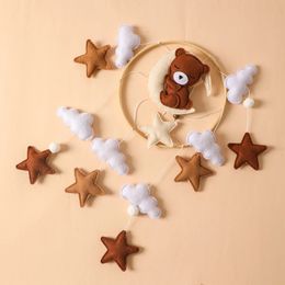 Baby Crib Mobiles Wooden Bed Bell born Stroller Rattles Toy Cartoon Felt 024M Infant Boy Girls Toys Gifts 240408