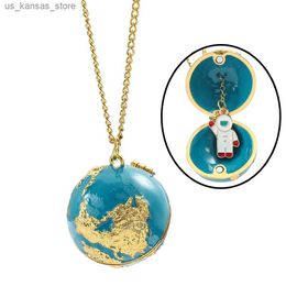 Pendant Necklaces Spaceman Pendant Necklace Astronaut Creative Couple Necklaces For Women Men Friendship Jewelry Lovers Gift240408GSK5