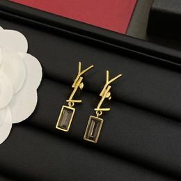 Trendy Crystal Dangle Ohrringe Ohrhörer Modedesigner 18k Gold plattiert Brief Gestüt Ohrring Areten Orecchini für Frauen Braut Party Hochzeitsliebhaber Geschenk